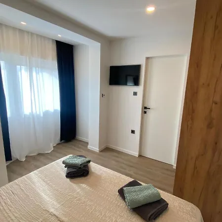 Hana Apartment *